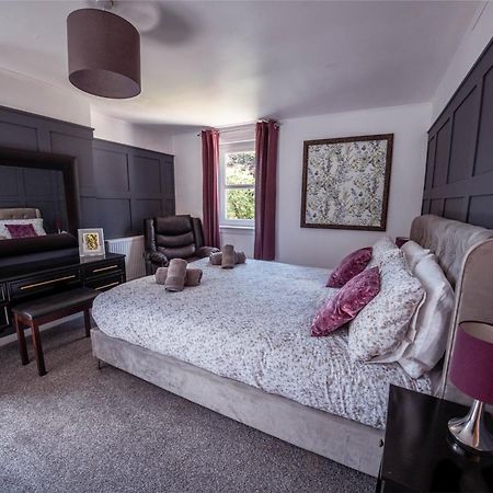 Large Country House With Garden, Outdoor Spa Area & Games Room With Hot Tub And Fire Pit Wigtown Exterior photo